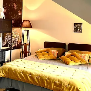 Logement Chateau Gare Commerces Centre Vitre Apartamento